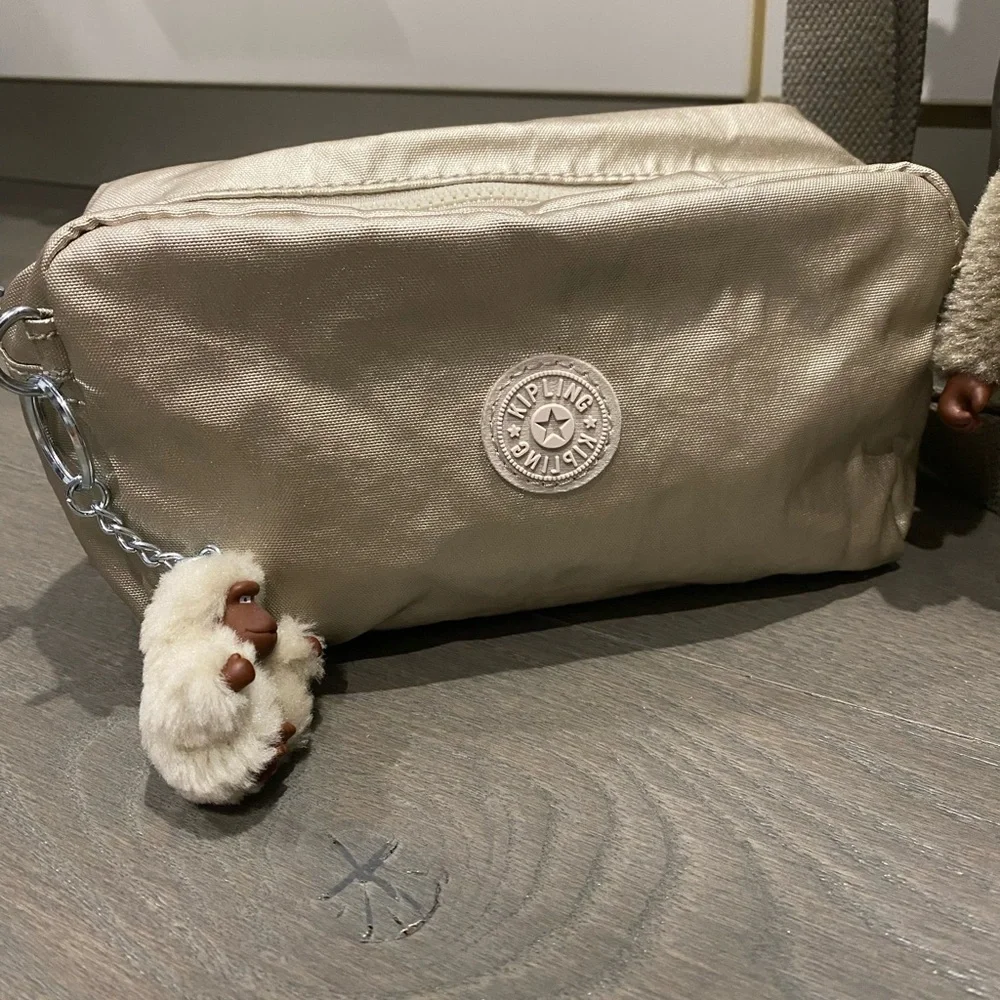 **KIPLING METALLIC BUNDLE**4 BAGS*** Authentic Kipling Metallic Bundle!
